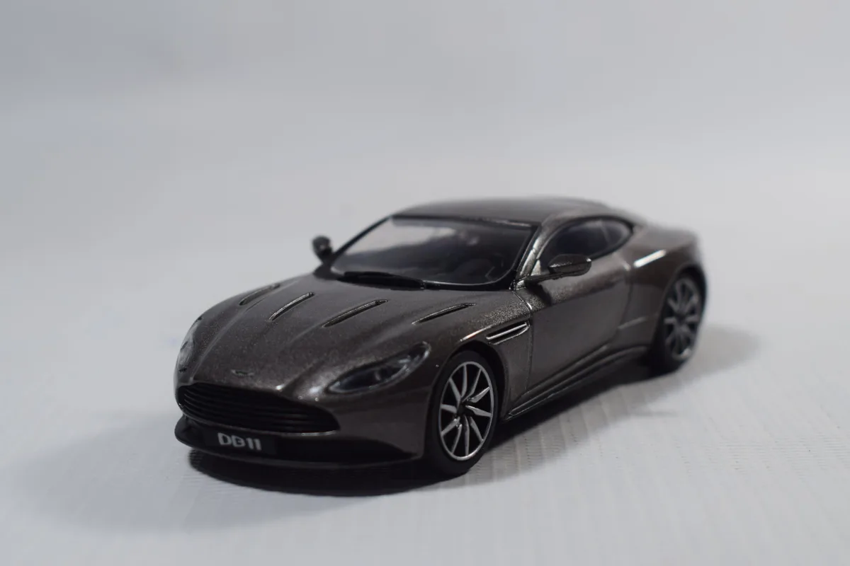 AUTO ASTON MARTIN DB11 2016