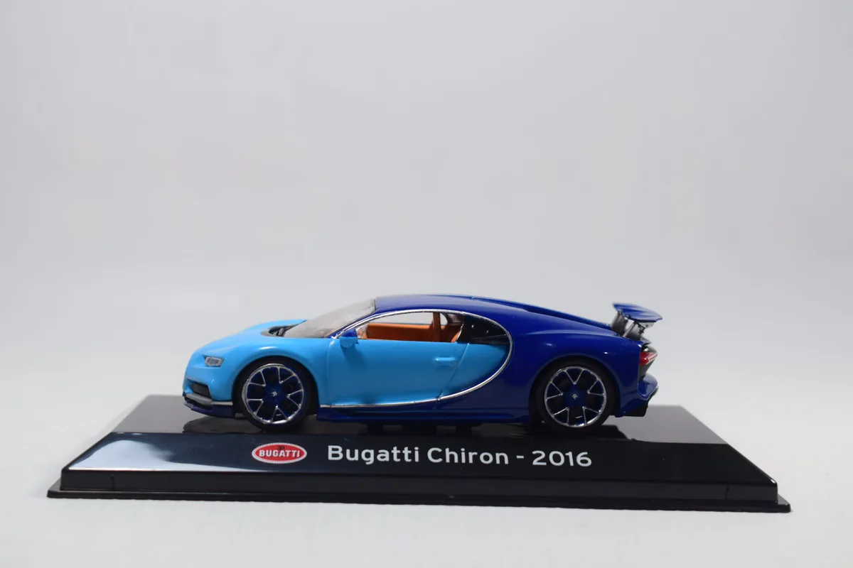 AUTO BUGATTI CHIRON 2016