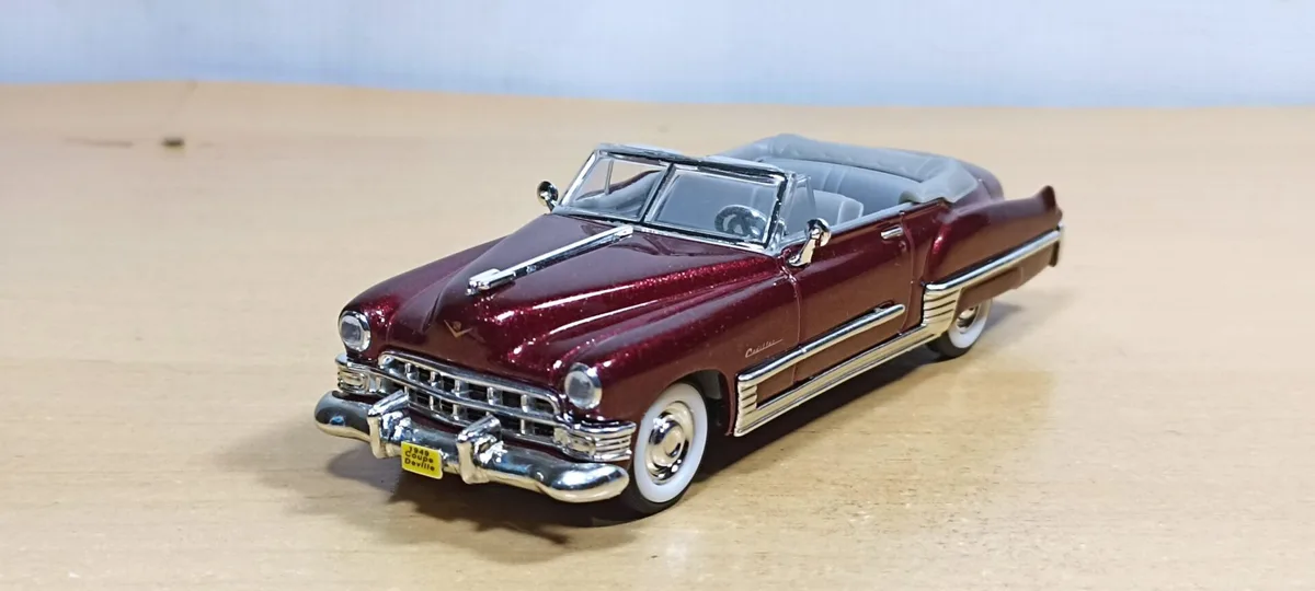 AUTO CADILLAC COUPE DEVILLE 1949