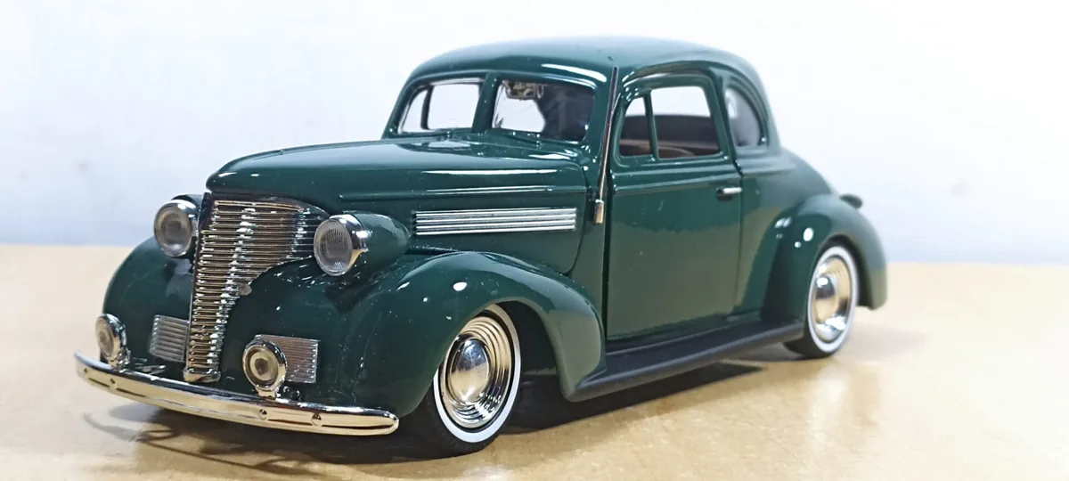 AUTO CHEVROLET COUPE 1939