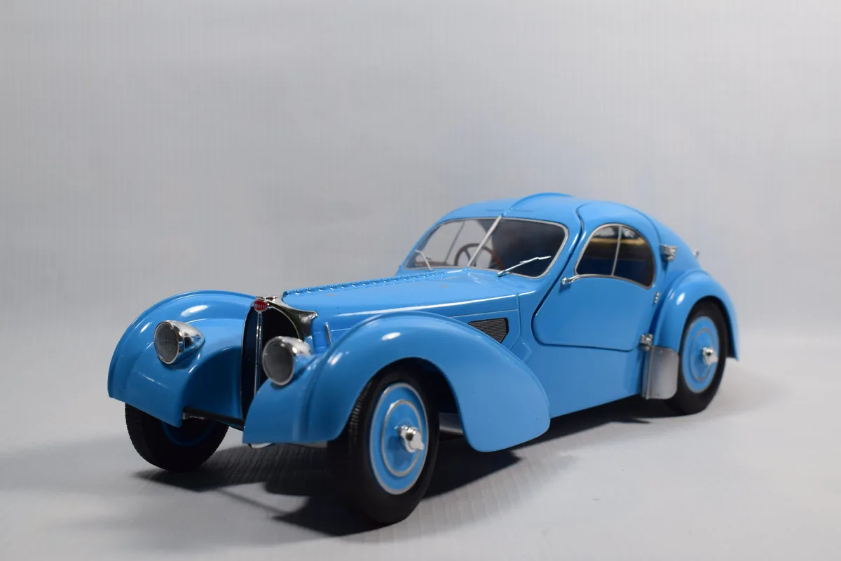 AUTO CLASICO BUGATTI TYPE 57