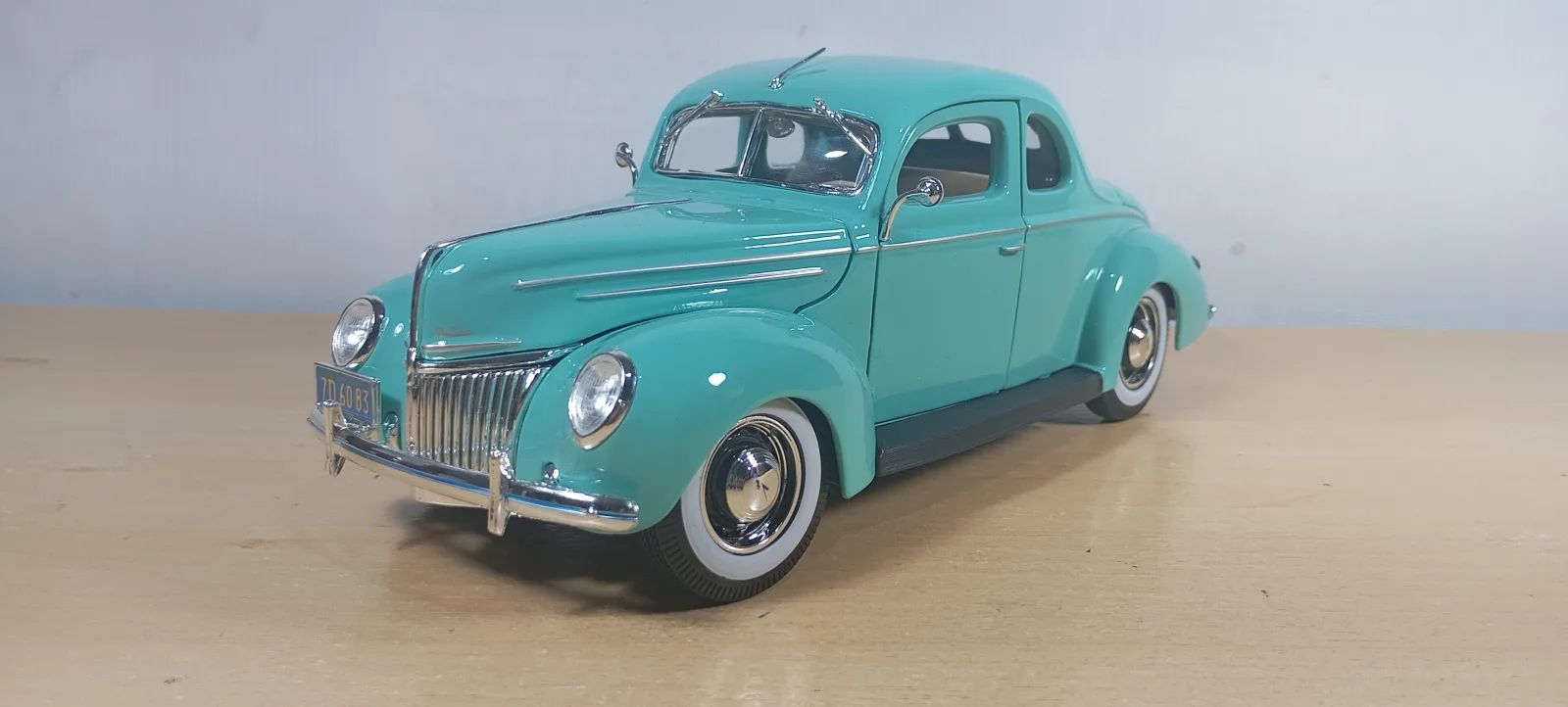 AUTO CLASICO FORD DELUXE 1939