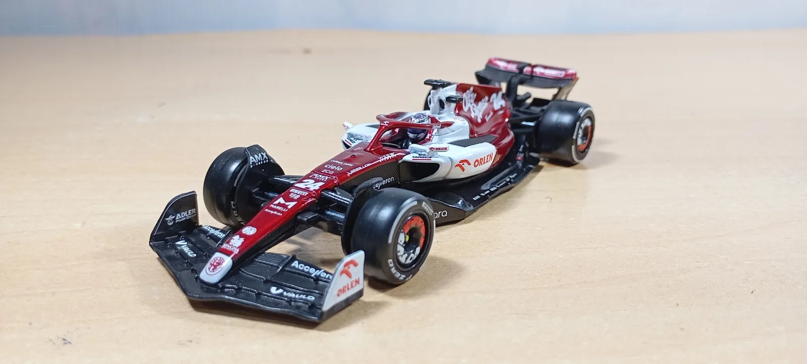 AUTO DE COMPETENCIA ALFA ROMEO F1 2022