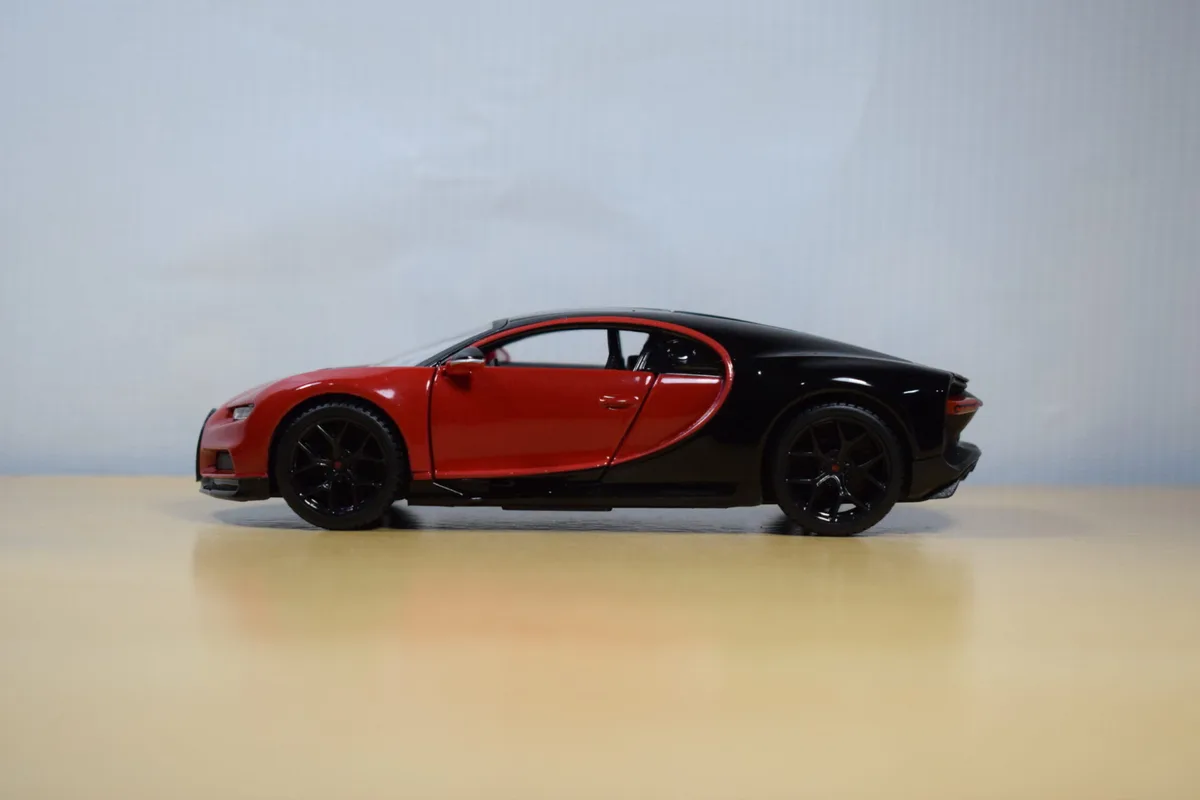 AUTO DE COMPETENCIA BUGATI CHIRON SPORT N°16