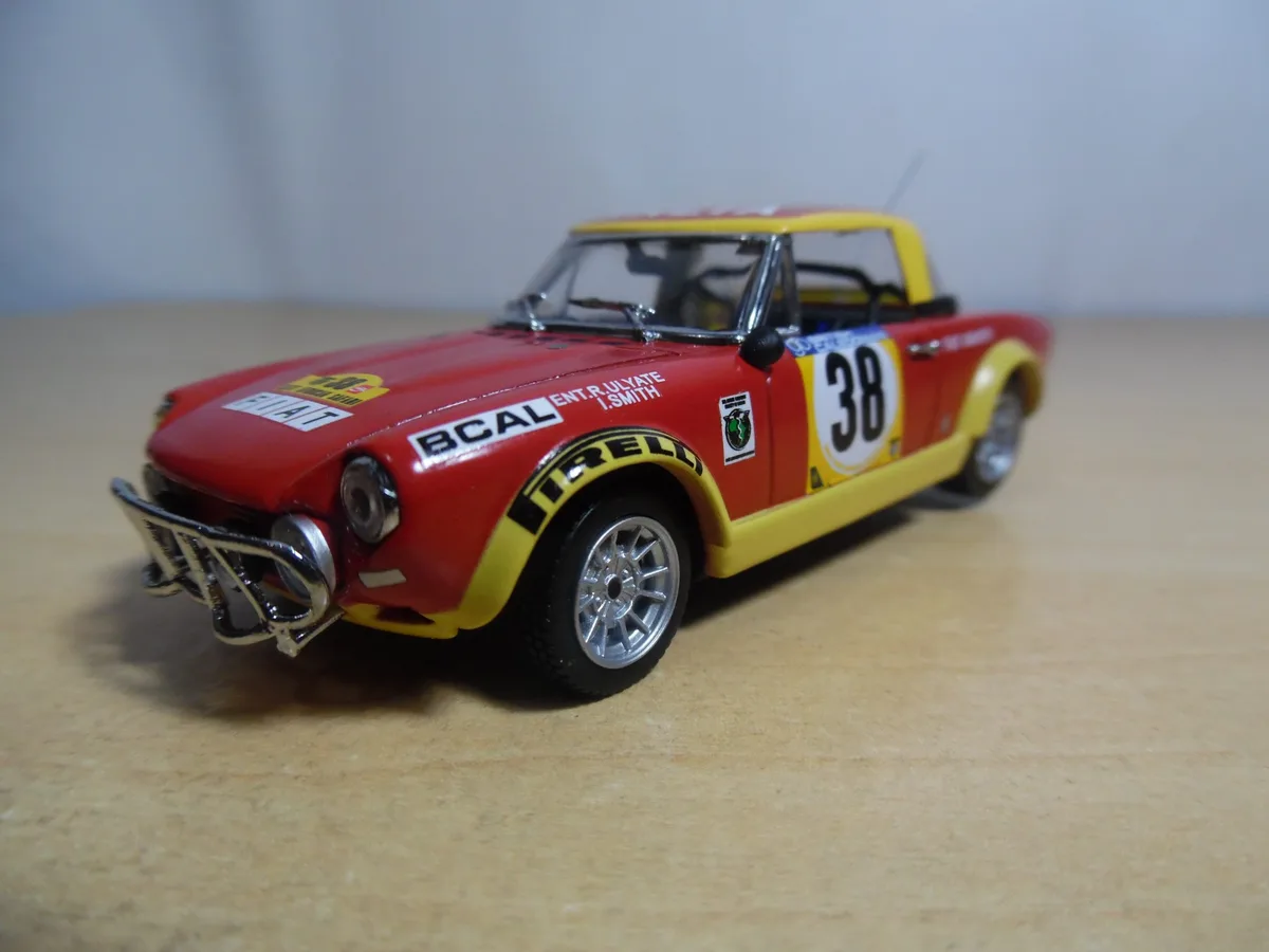AUTO DE COMPETENCIA FIAT 124 ABARTH Nº38