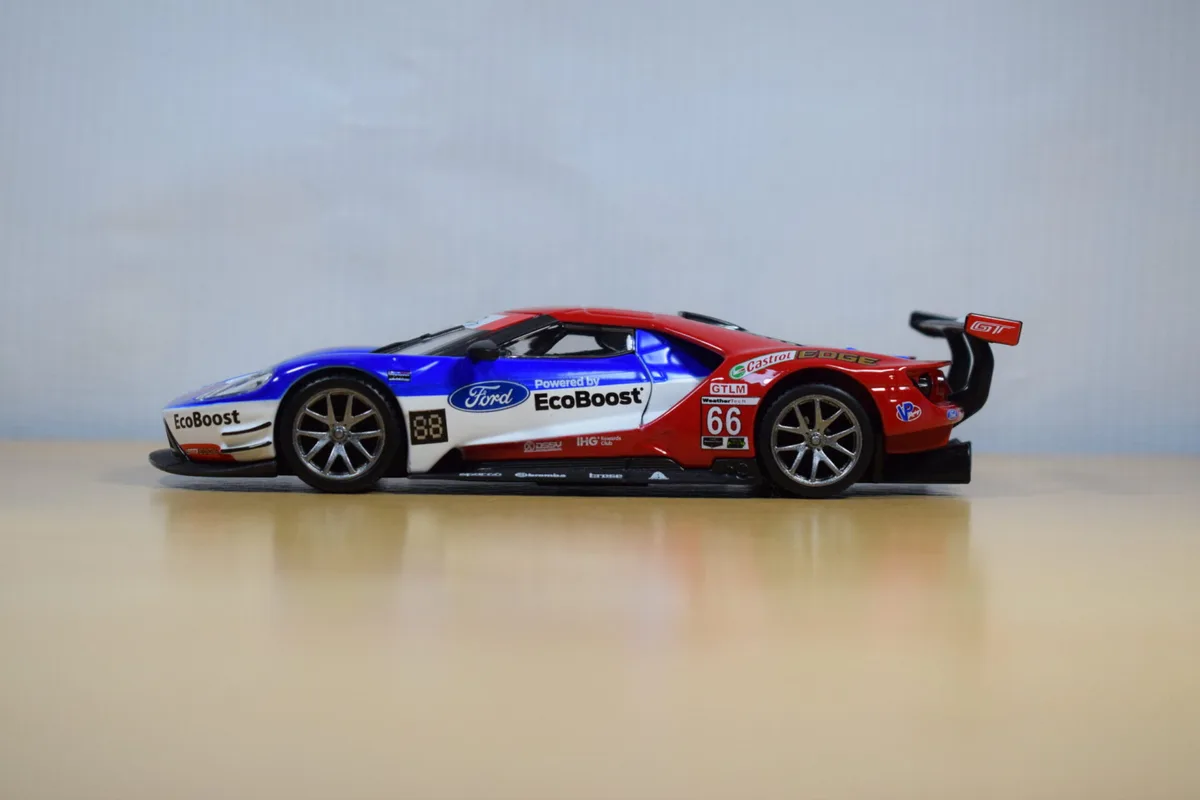 AUTO DE COMPETENCIA FORD GT RACE  CAR N°66 2017