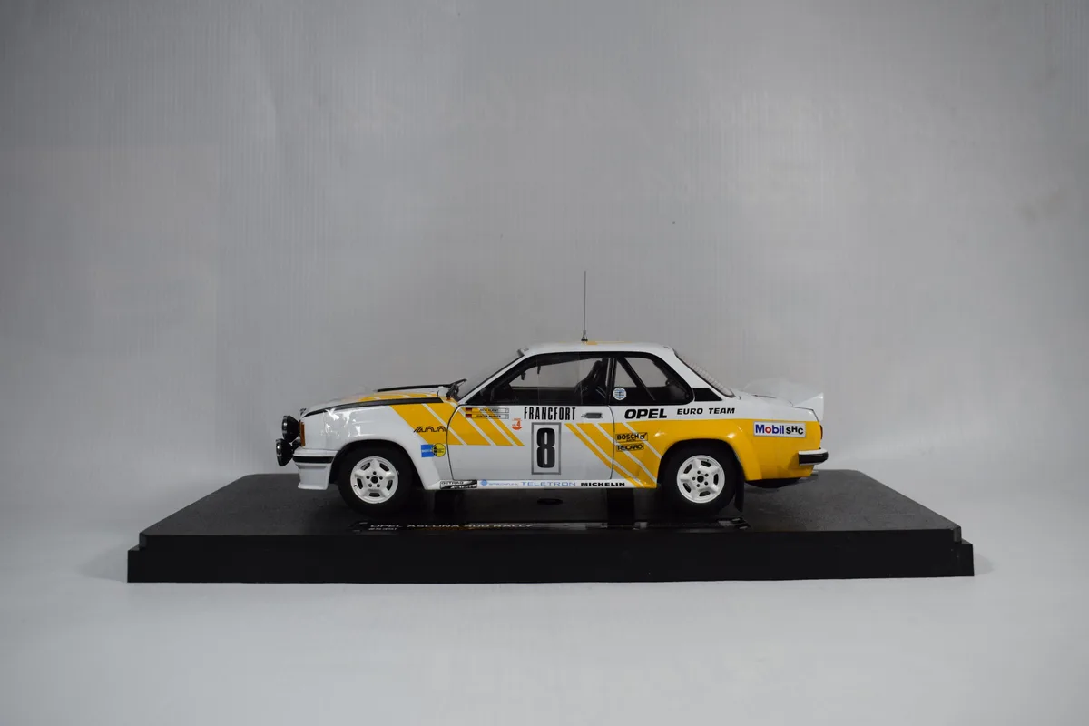 AUTO DE COMPETENCIA OPEL ASCONA 400