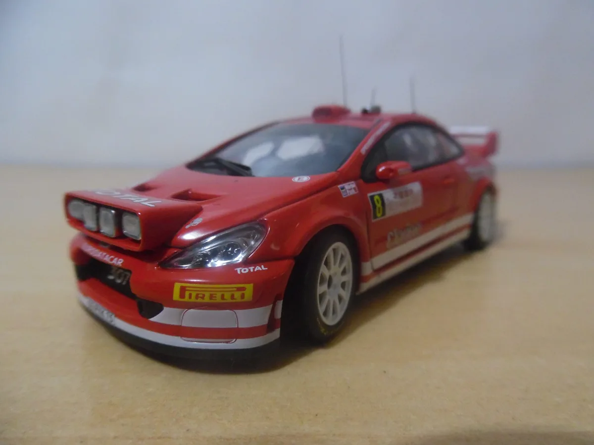 AUTO DE COMPETENCIA PEUGEOT 307 WRC Nº 8