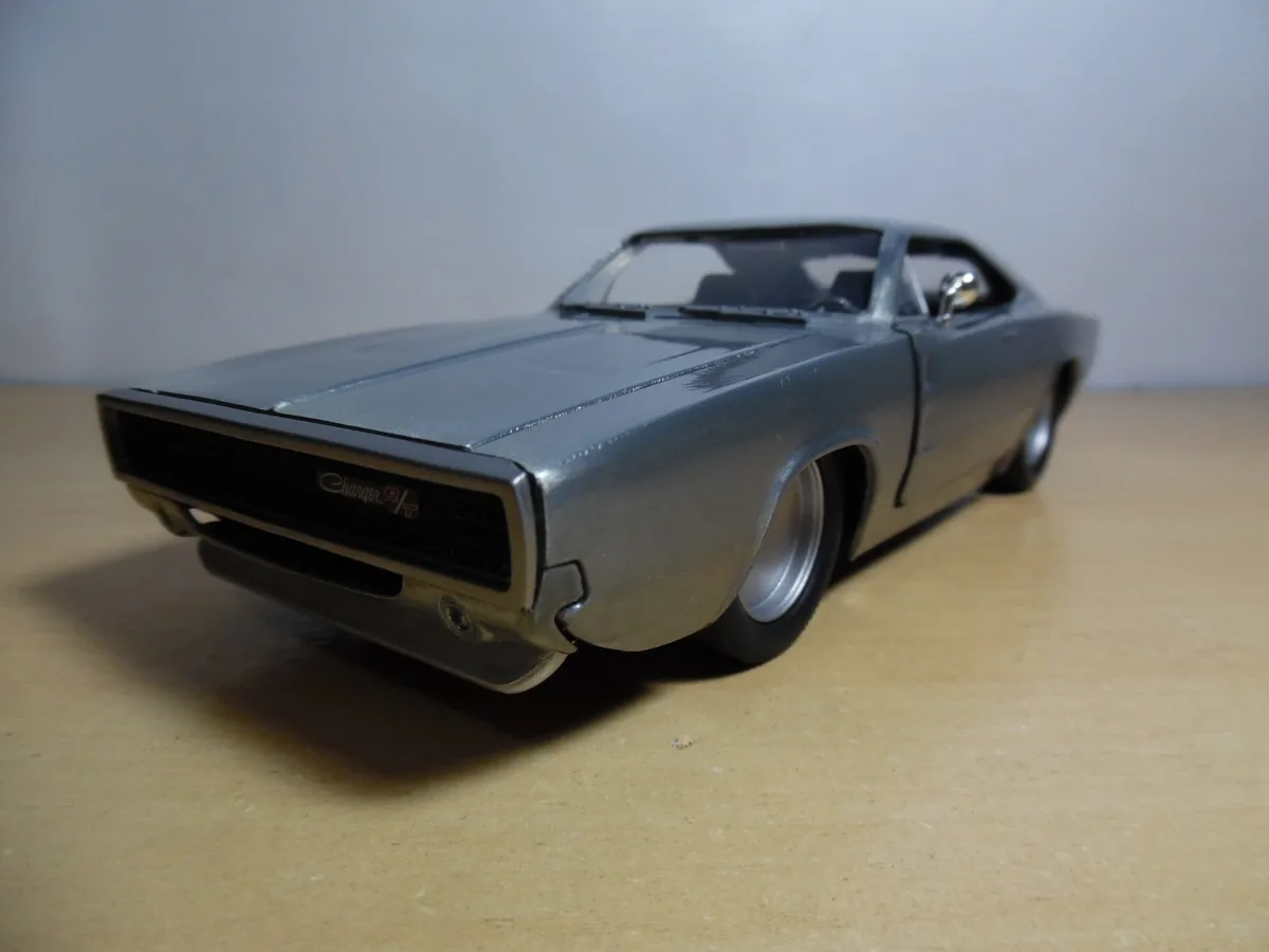 AUTO  DODGE CHARGER R/T DE LOS RAPIDOS Y FURIOSOS