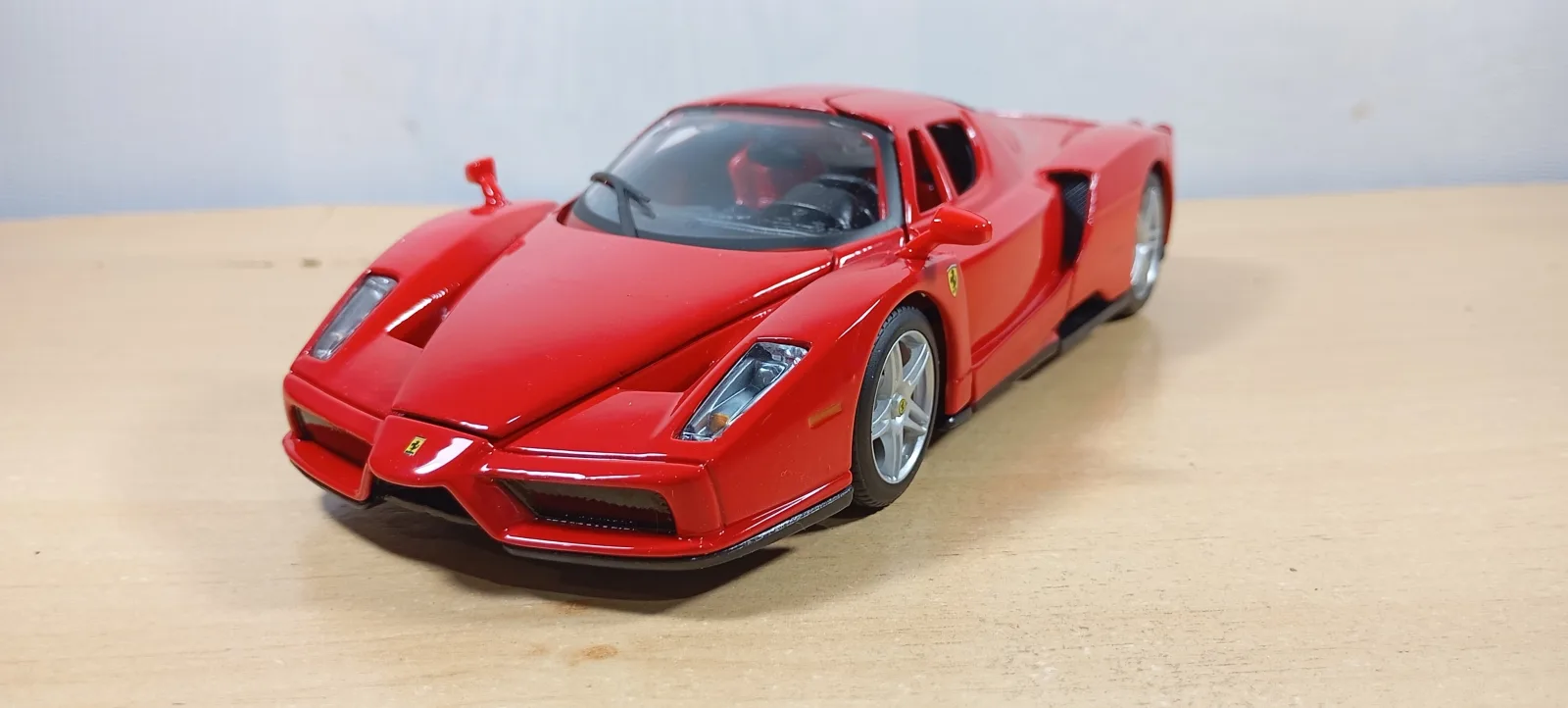 AUTO ENZO FERRARI