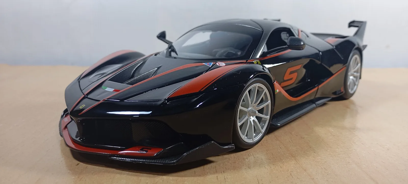 AUTO FERRARI FXXK Nº5