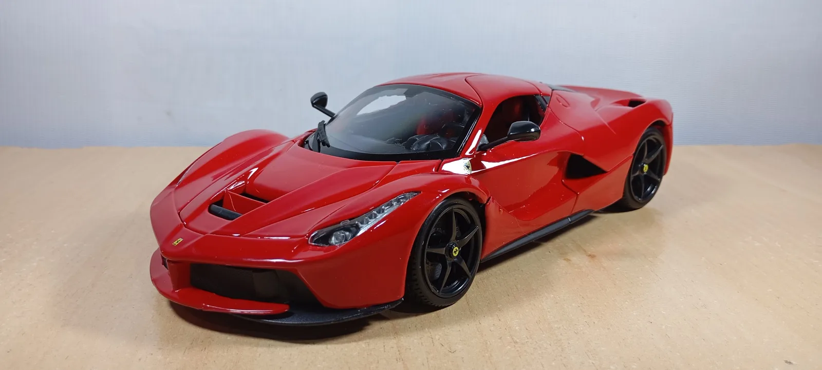 AUTO FERRARI LA FERRARI