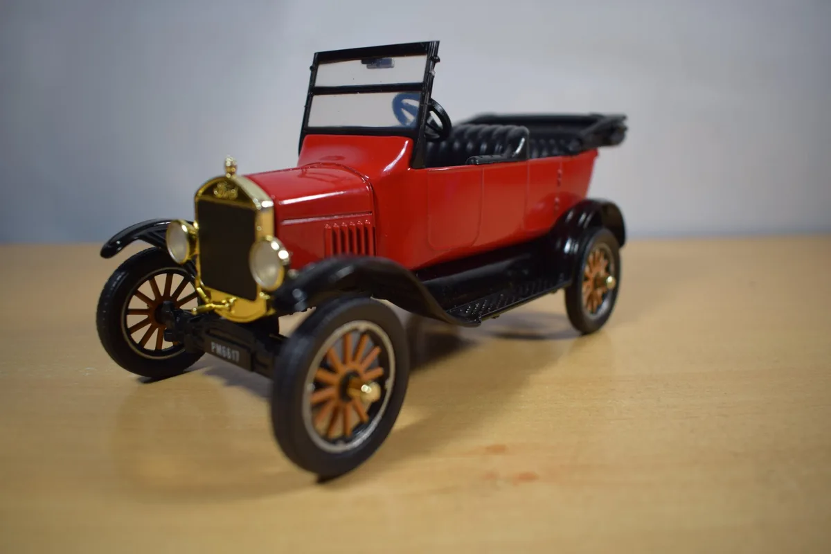 AUTO FORD MODEL T 1925