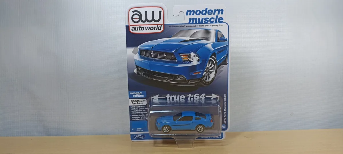  AUTO FORD MUSTANG GT/CS 2012