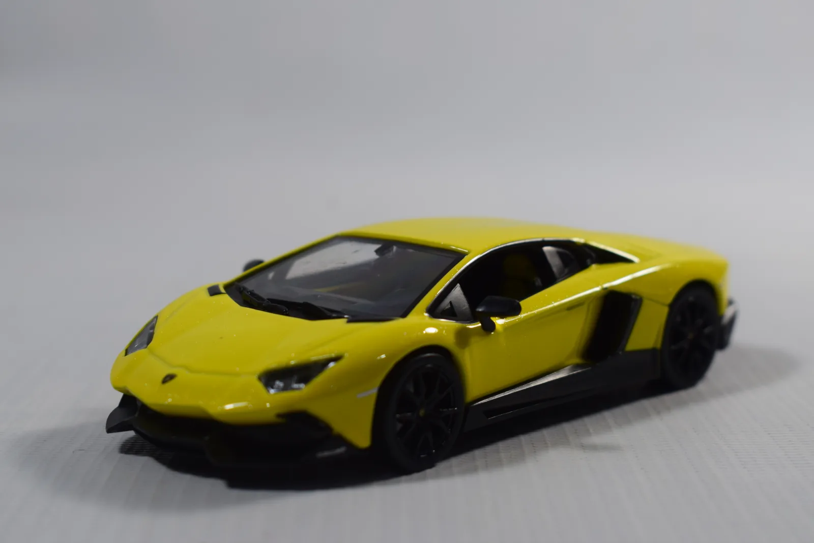 AUTO LAMBORGHINI AVENTADOR LP 720-4 2013