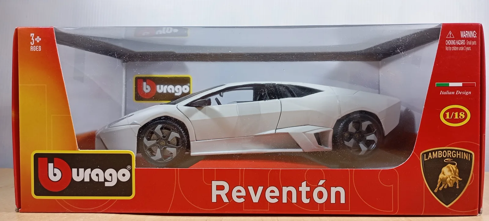 AUTO LAMBORGHINI REVENTON