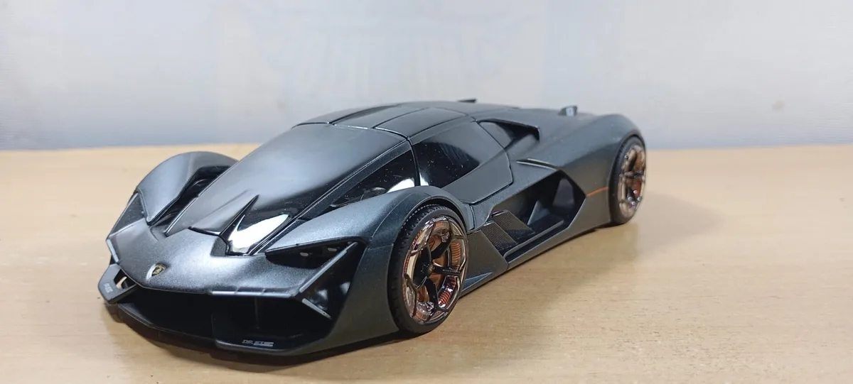 AUTO LAMBORGHINI TERZO MILLENIO