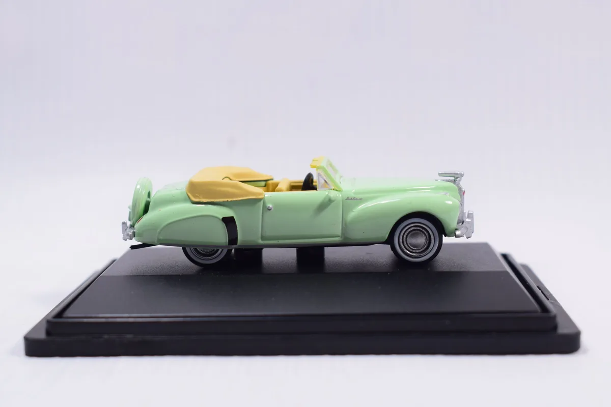 AUTO LINCOLN CONTINENTAL CONVERTIBLE