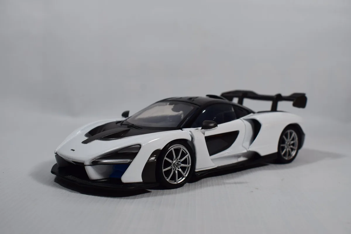 AUTO MCLAREN SENNA