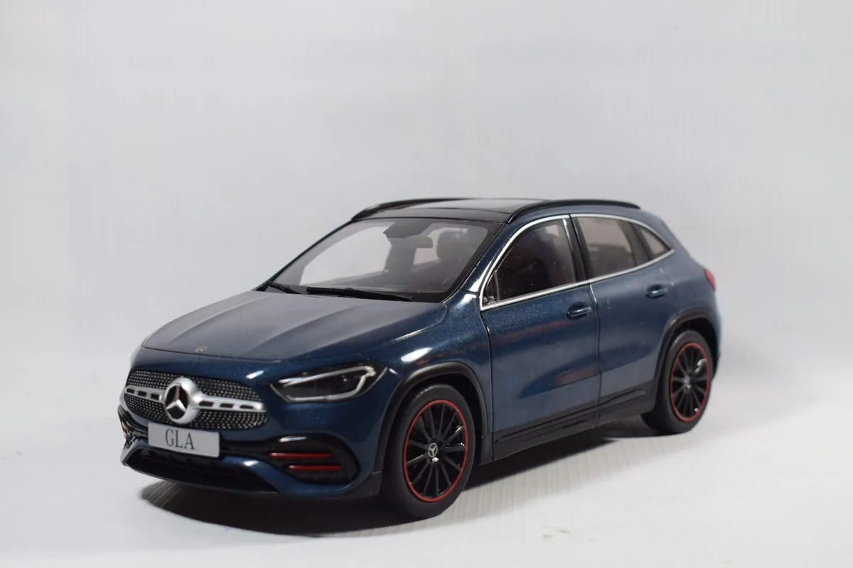 AUTO MERCEDES BENZ GLA AMG (H247)