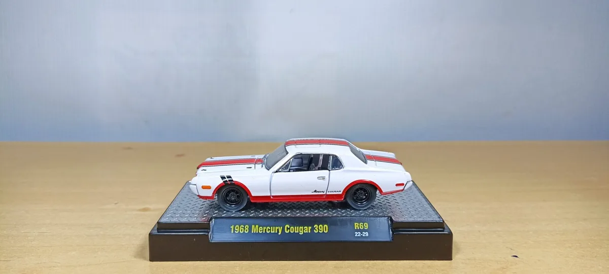 AUTO MERCURY COUGAR 390  1968