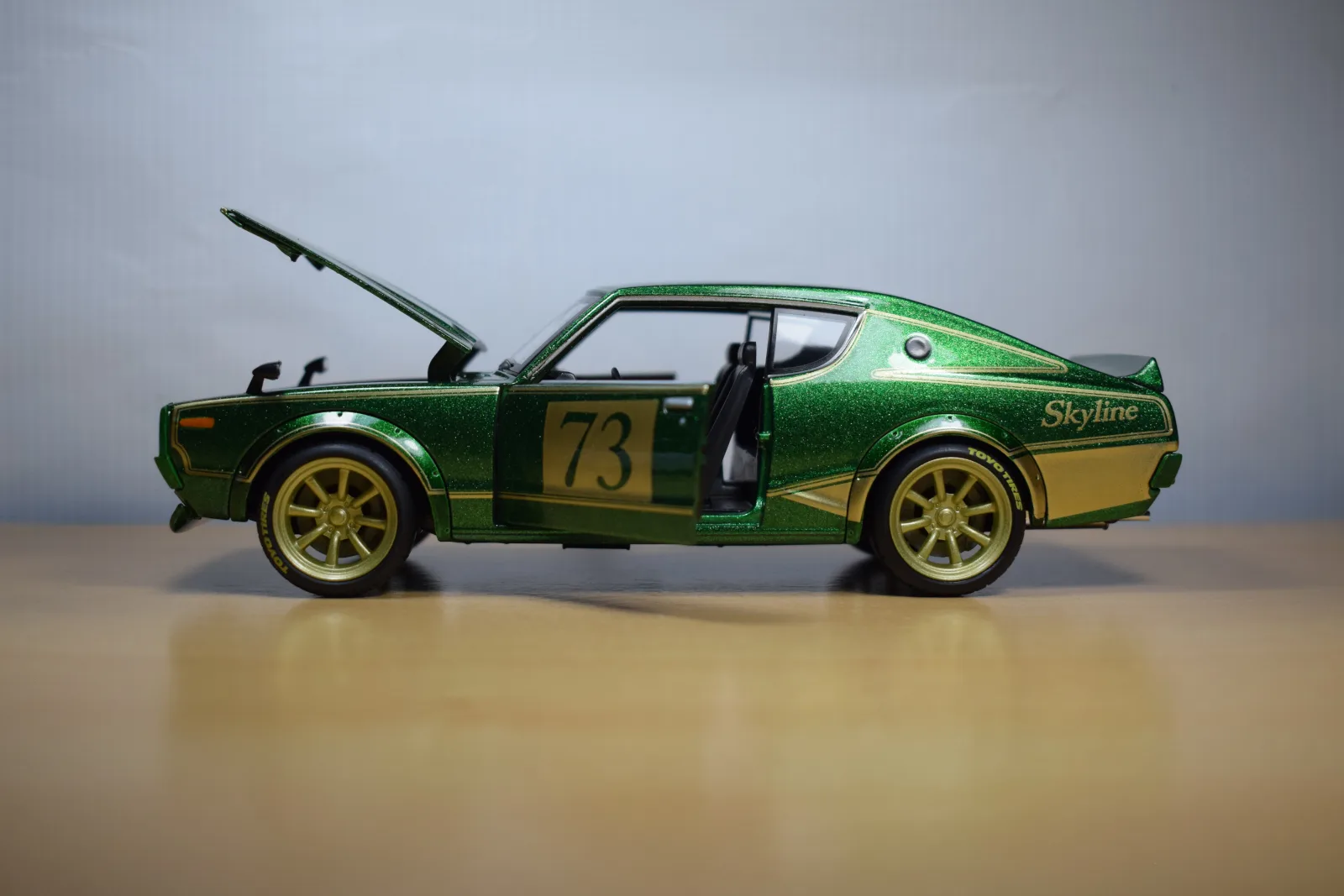 AUTO NISSAN SKYLINE 2000 GT-R N°73