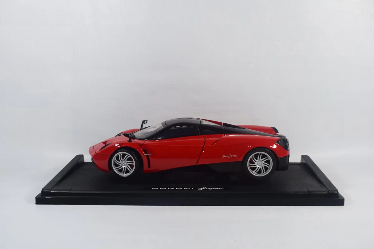  AUTO PAGANI HUAYRA