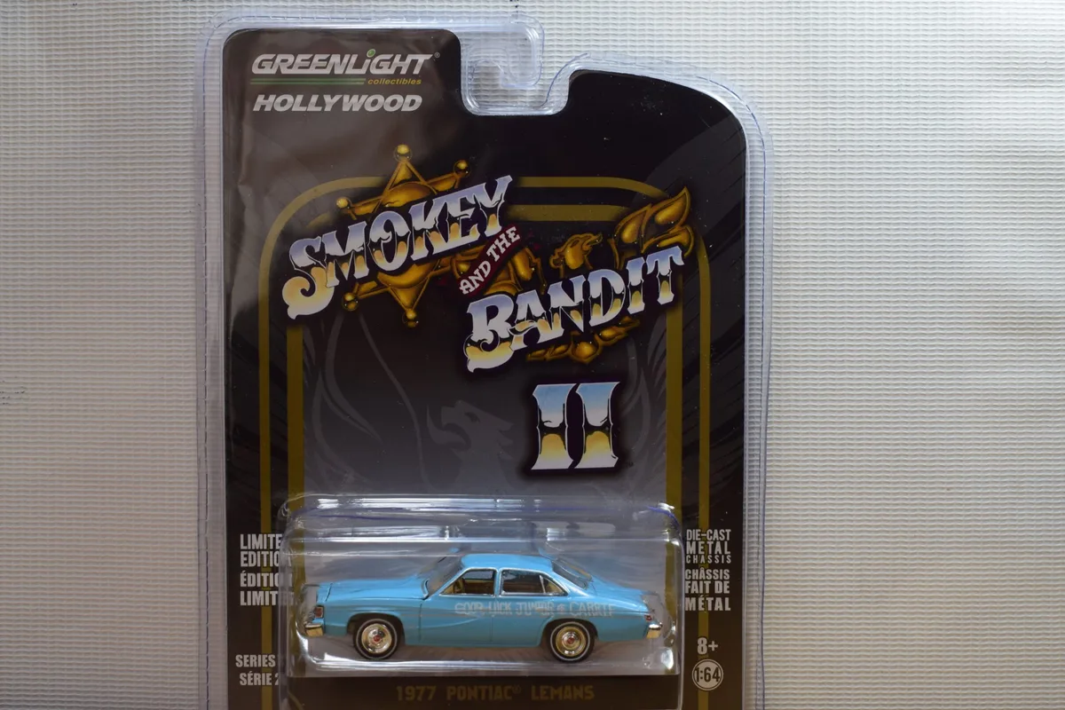AUTO PONTIAC LEMANS 1977