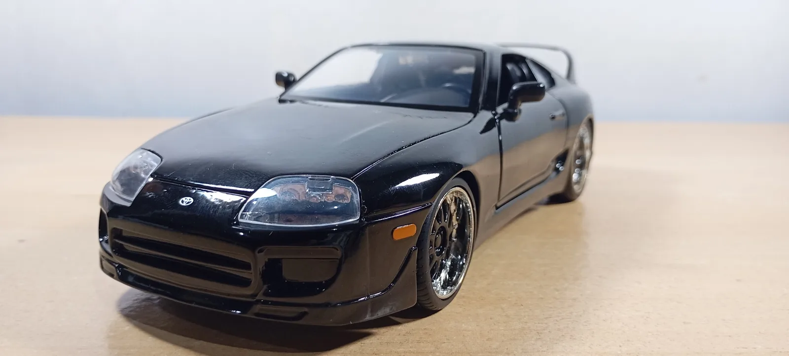 AUTO TOYOTA SUPRA 1995 DE LOS RAPIDOS Y FURIOSOS