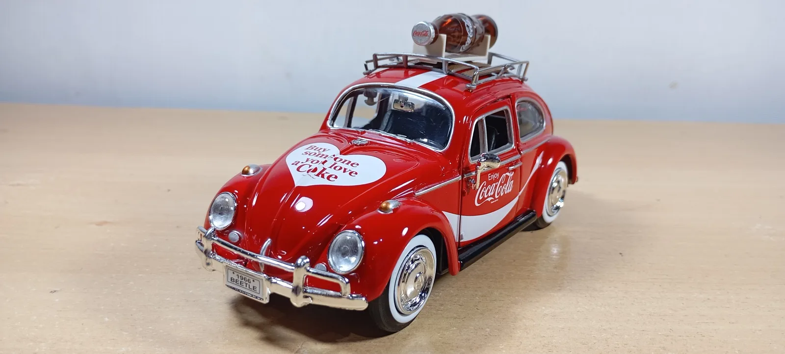 AUTO VOLKSWAGEN BEETLE 1966 DE COCA COLA