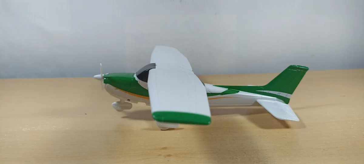 AVIONETA CESSNA 172 SKYHAWK