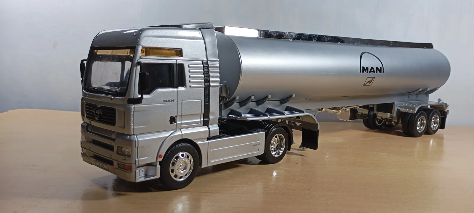 CAMION CISTERNA MAN TG510A