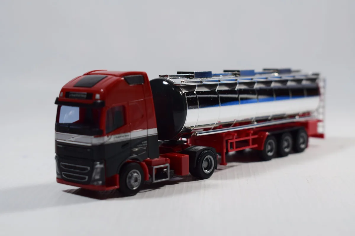 CAMION CISTERNA VOLVO FH