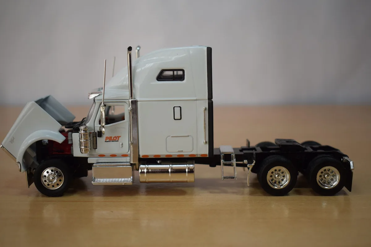  CAMION CONTEINER INTERNATIONAL 9900