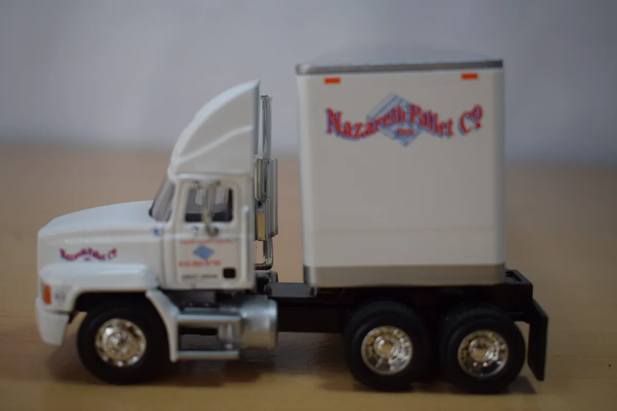 CAMION CONTEINER MACK CH600