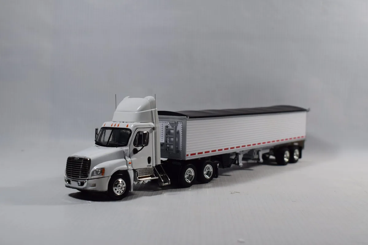  CAMION ENCAPSULADO FREIGHTLINER CASCADIA
