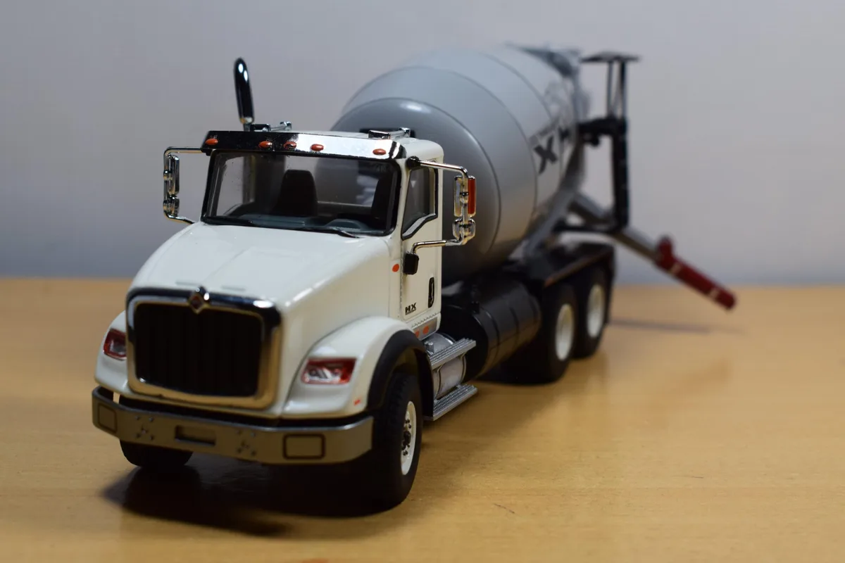  CAMION MIXER INTERNATIONAL HX615