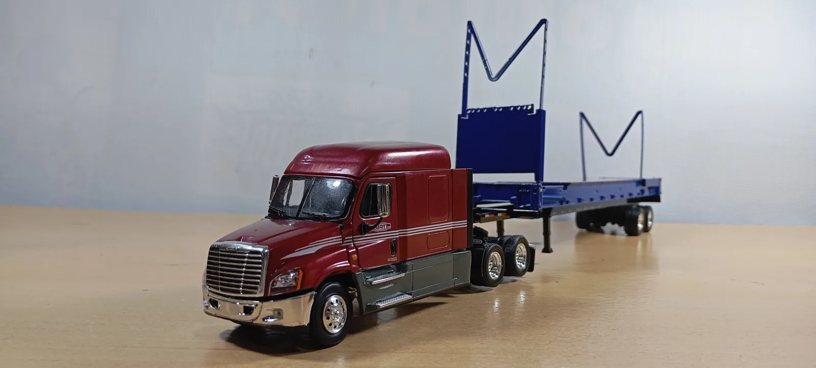 CAMION PLATAFORMA FREIGTLINER CASCADIA BRT