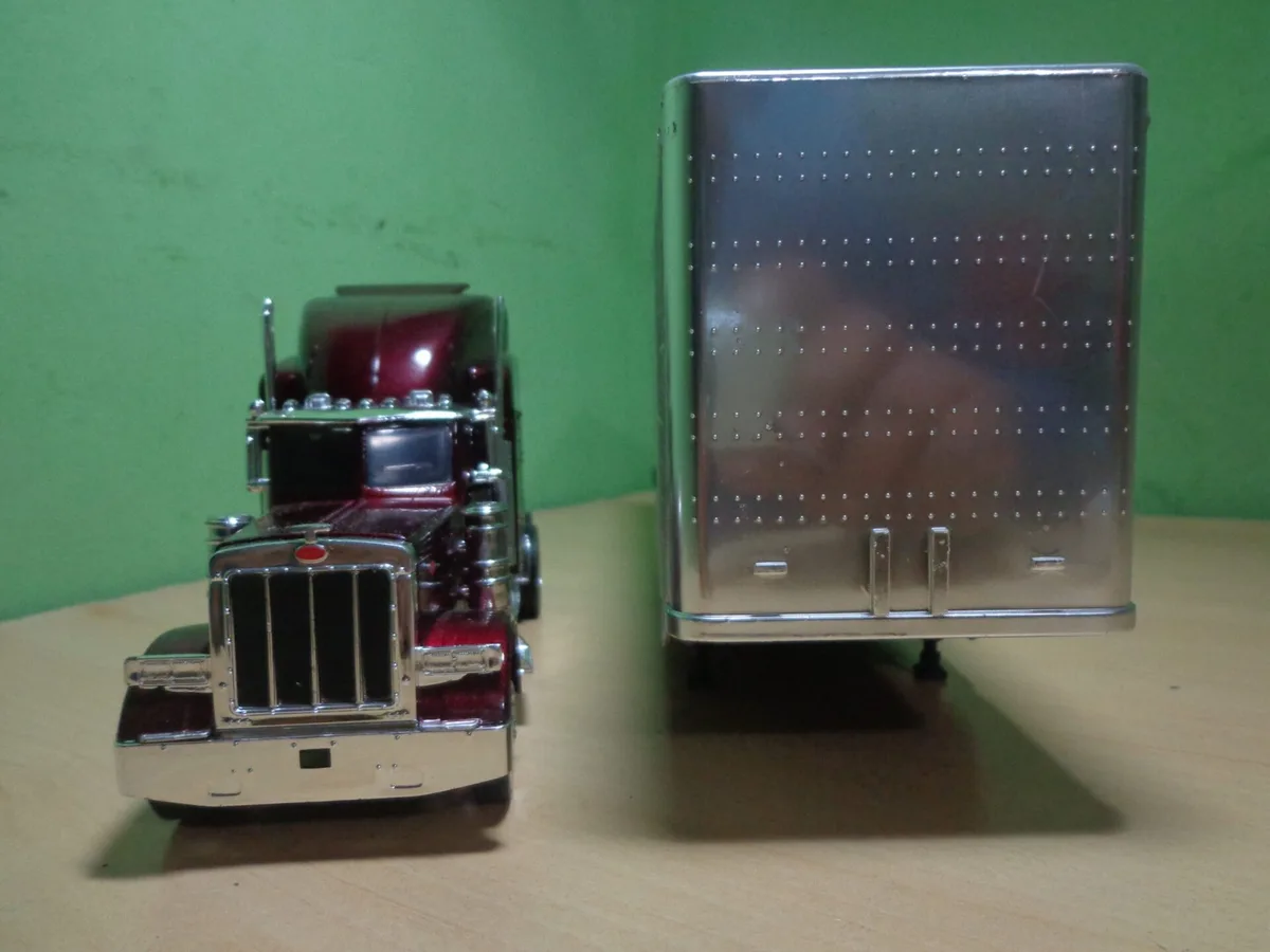 CAMION PORTAGANADOS PETERBILT  379