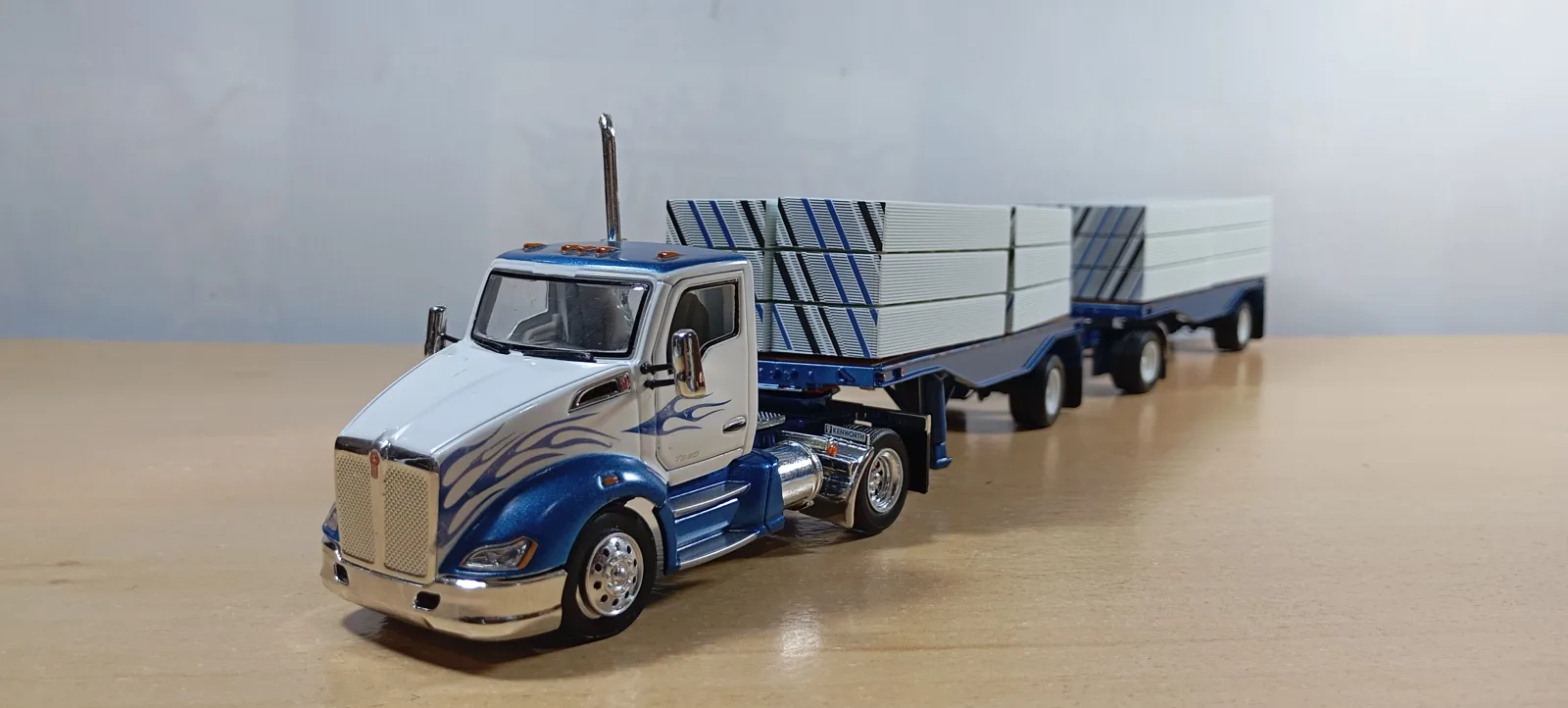 CAMION TRAILER KENWORTH T680