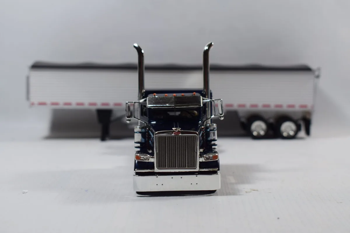 CAMION VOLQUETE BASCULANTE PETERBILT