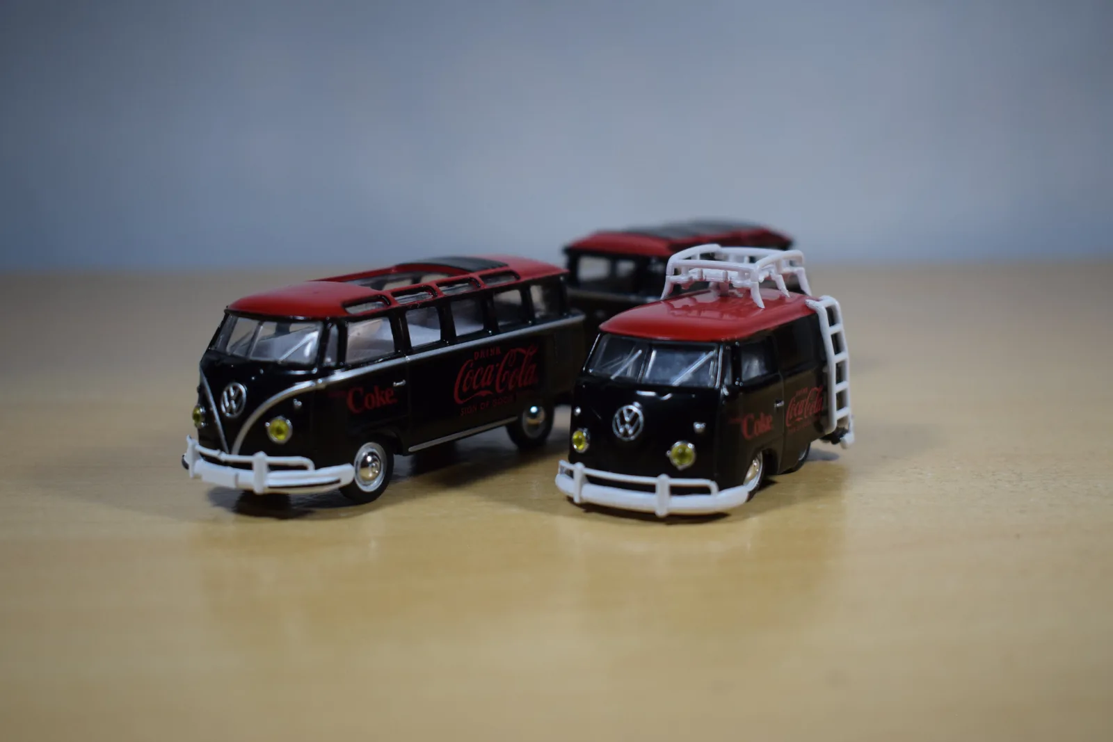 COMBI CON TRAILER Y UNA COMBI VOLKSWAGEN DE COCA COLA