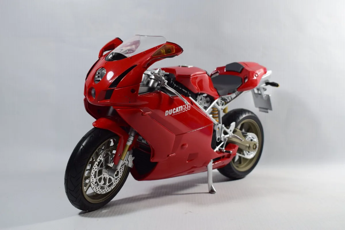 MOTO DUCATI 999 TESTASTRETTA