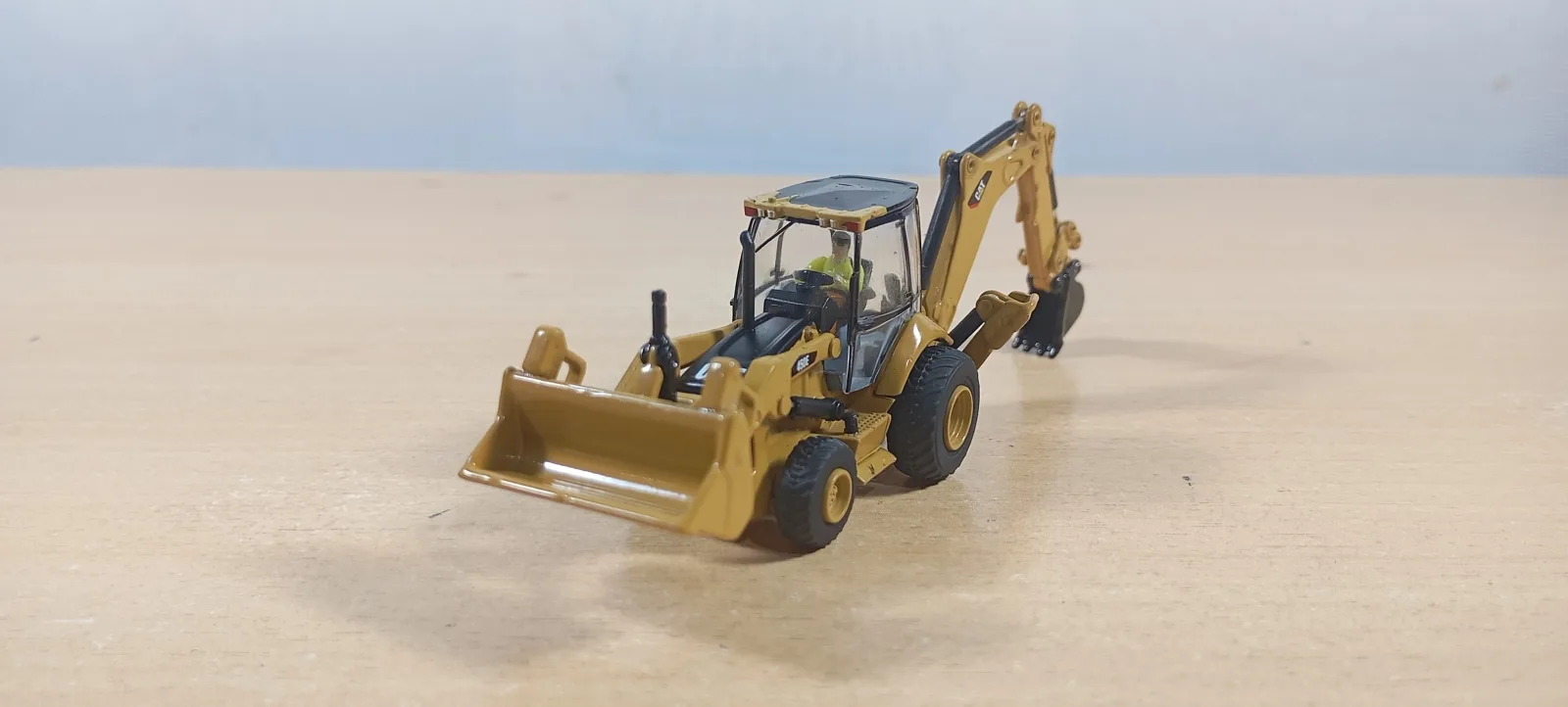 RETROEXCAVADORA CATERPILLAR 450E