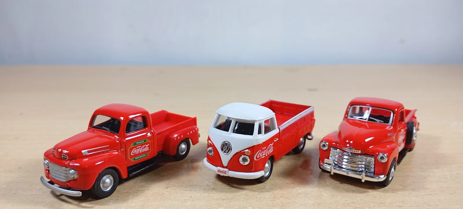 SET DE CAMIONETAS PICKUPS DE COCA COLA