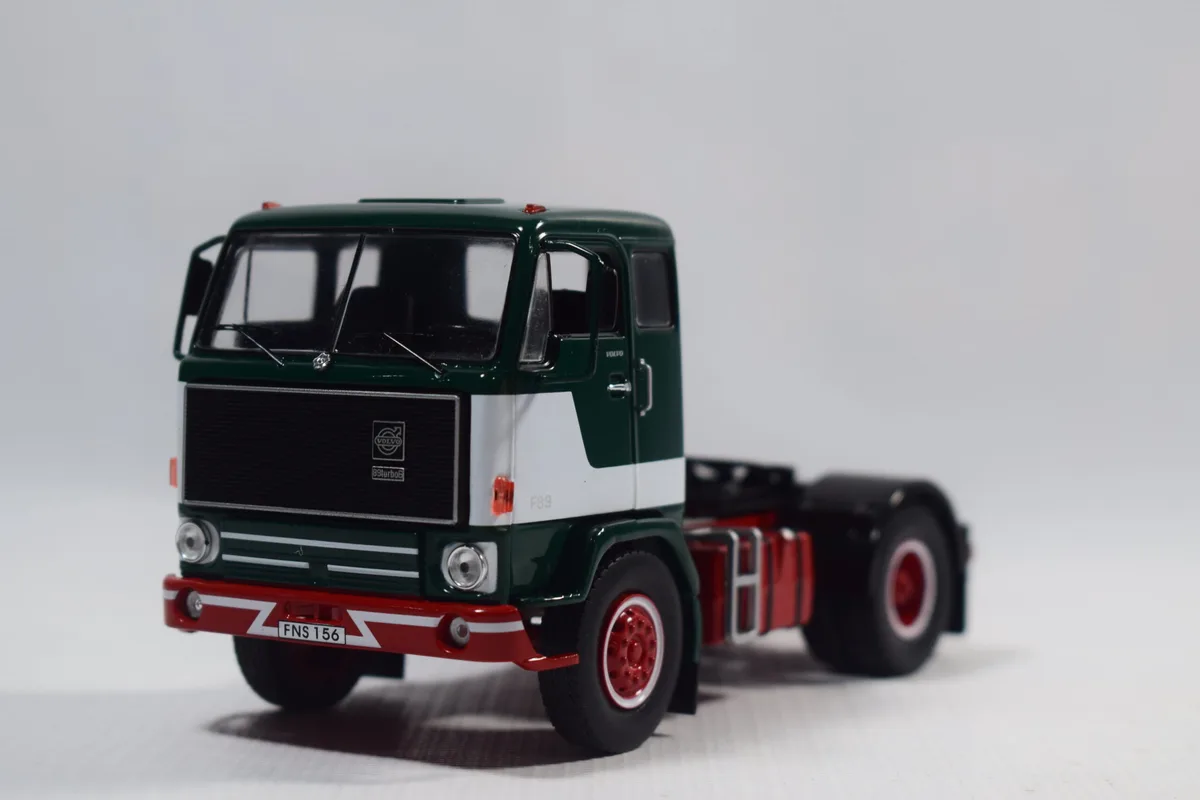 TRACTO VOLVO F88 1970