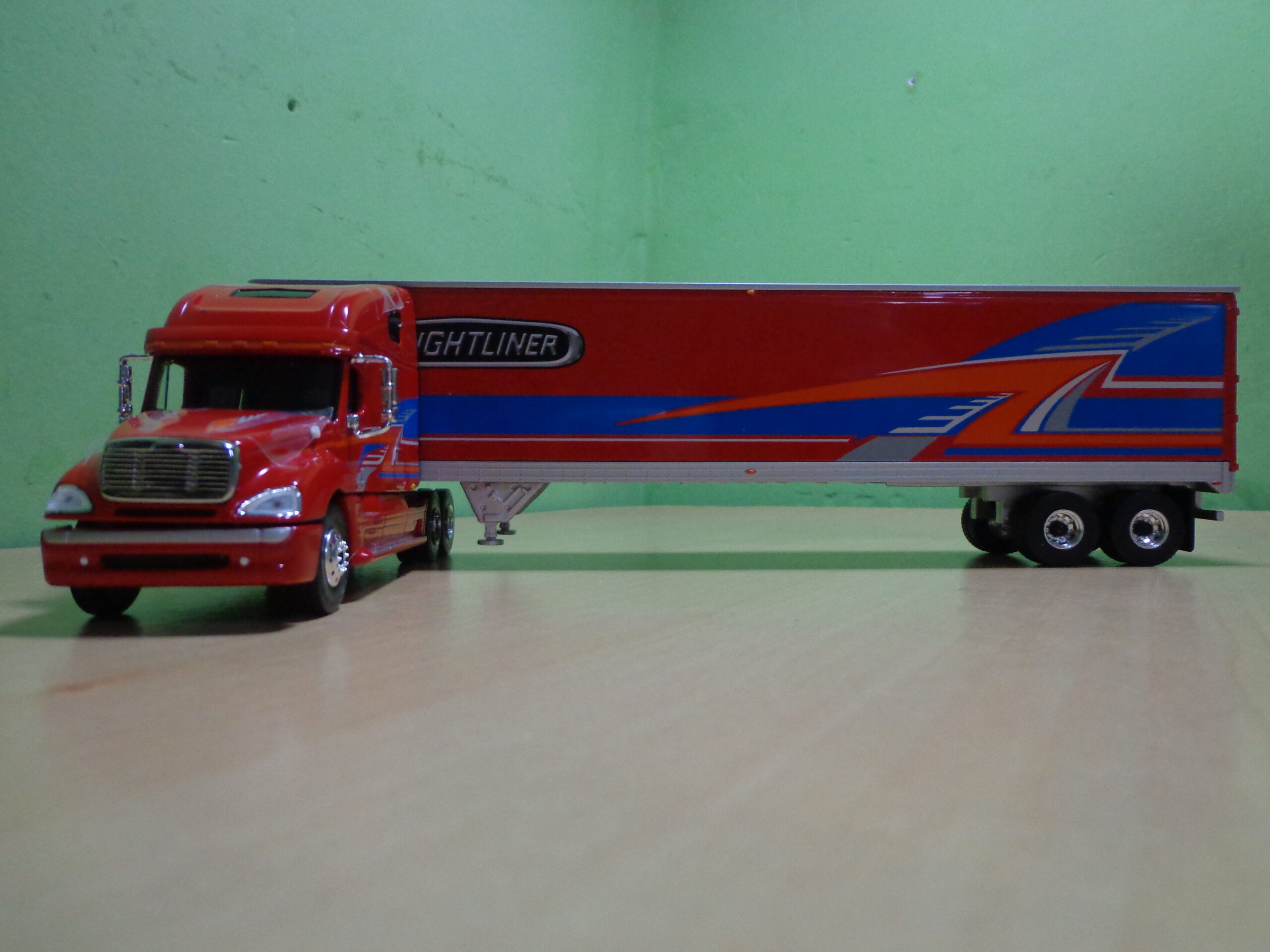 CAMION CONTAINER FREIGHTLINER COLUMBIA