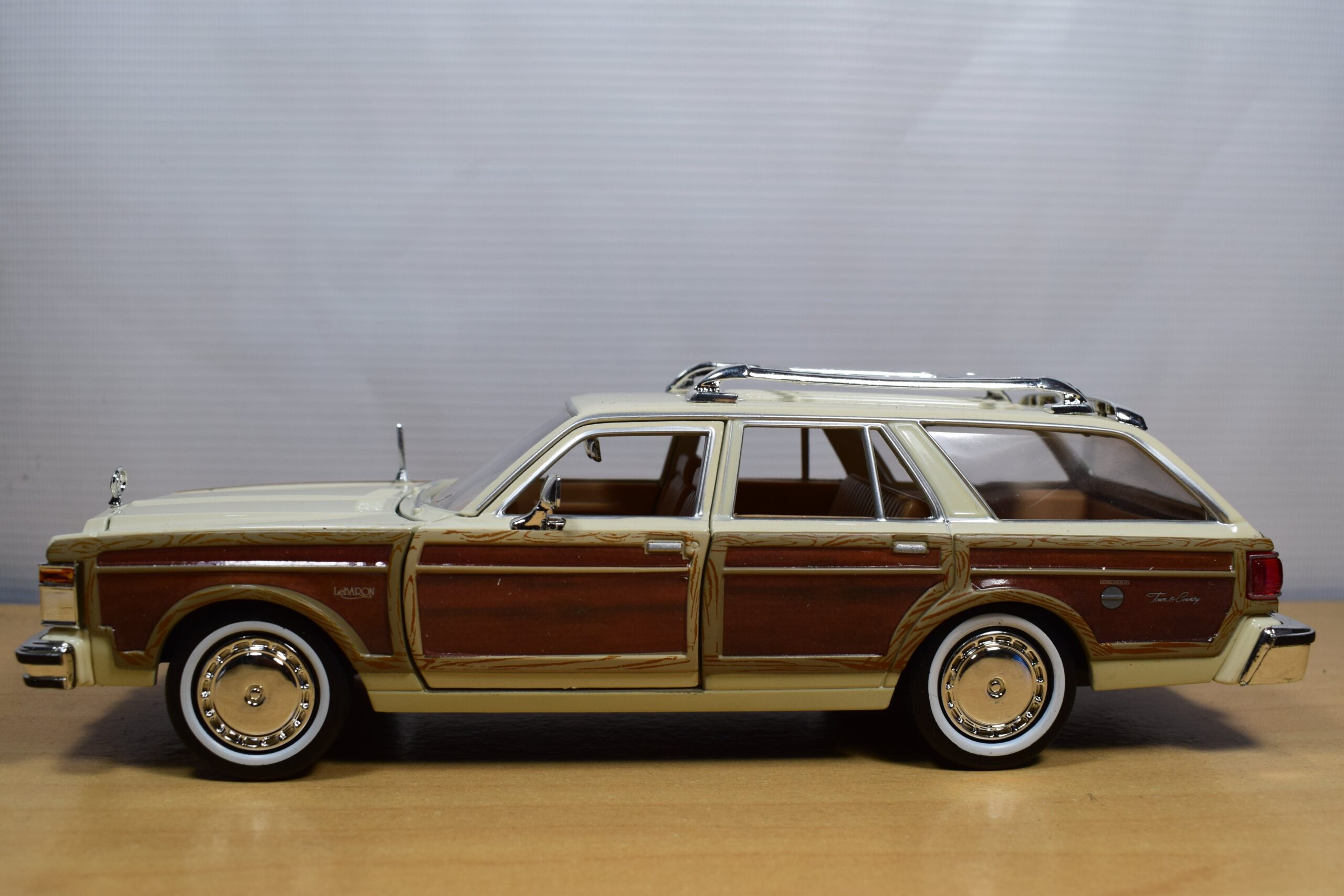 AUTO CLASICO CHRYSLER LE BARON TOWN & COUNTRY - Imagen 3