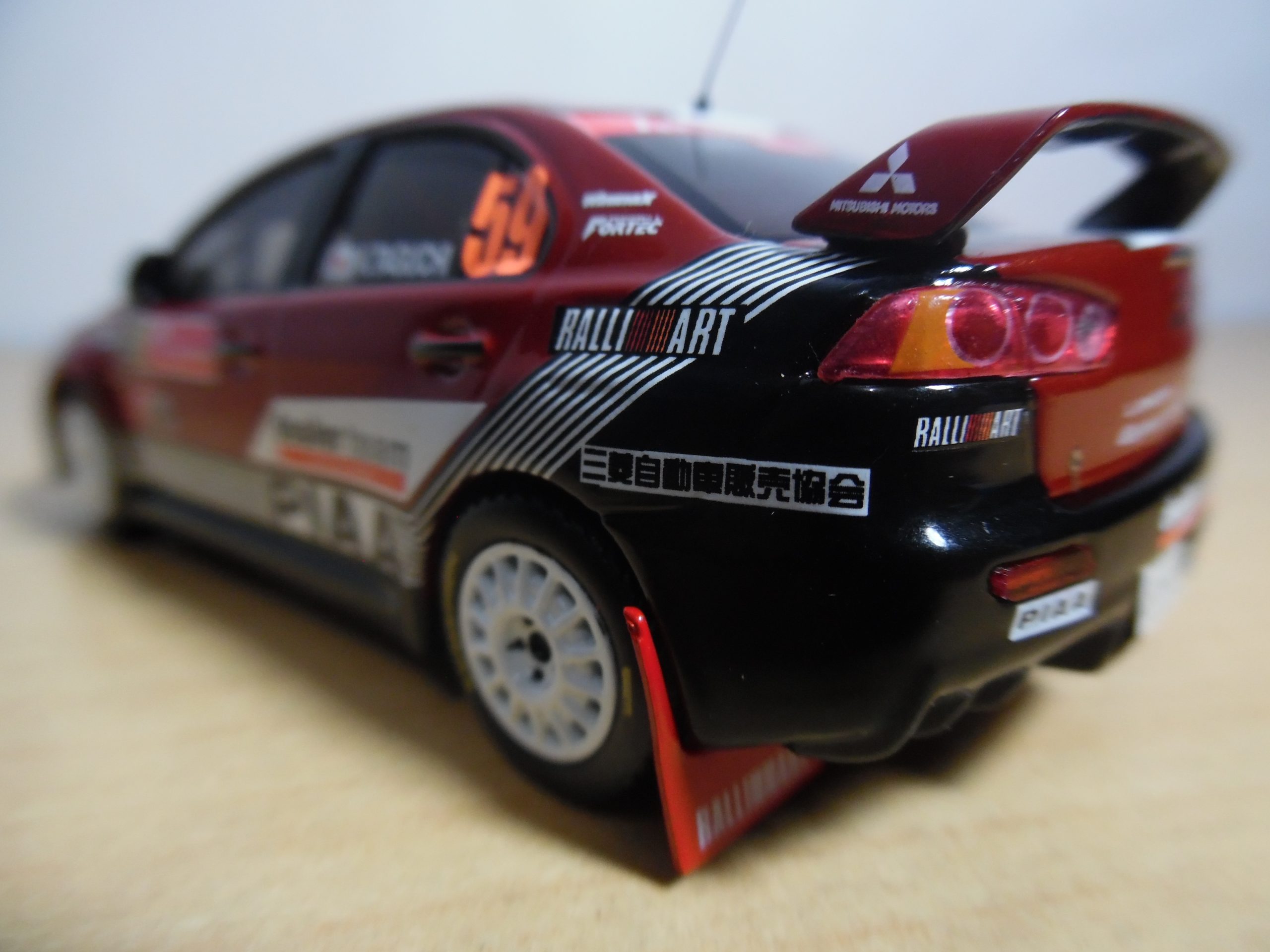 AUTO DE COMPETENCIA MITSUBISHI LANCER EVO X Nº59 - Imagen 4