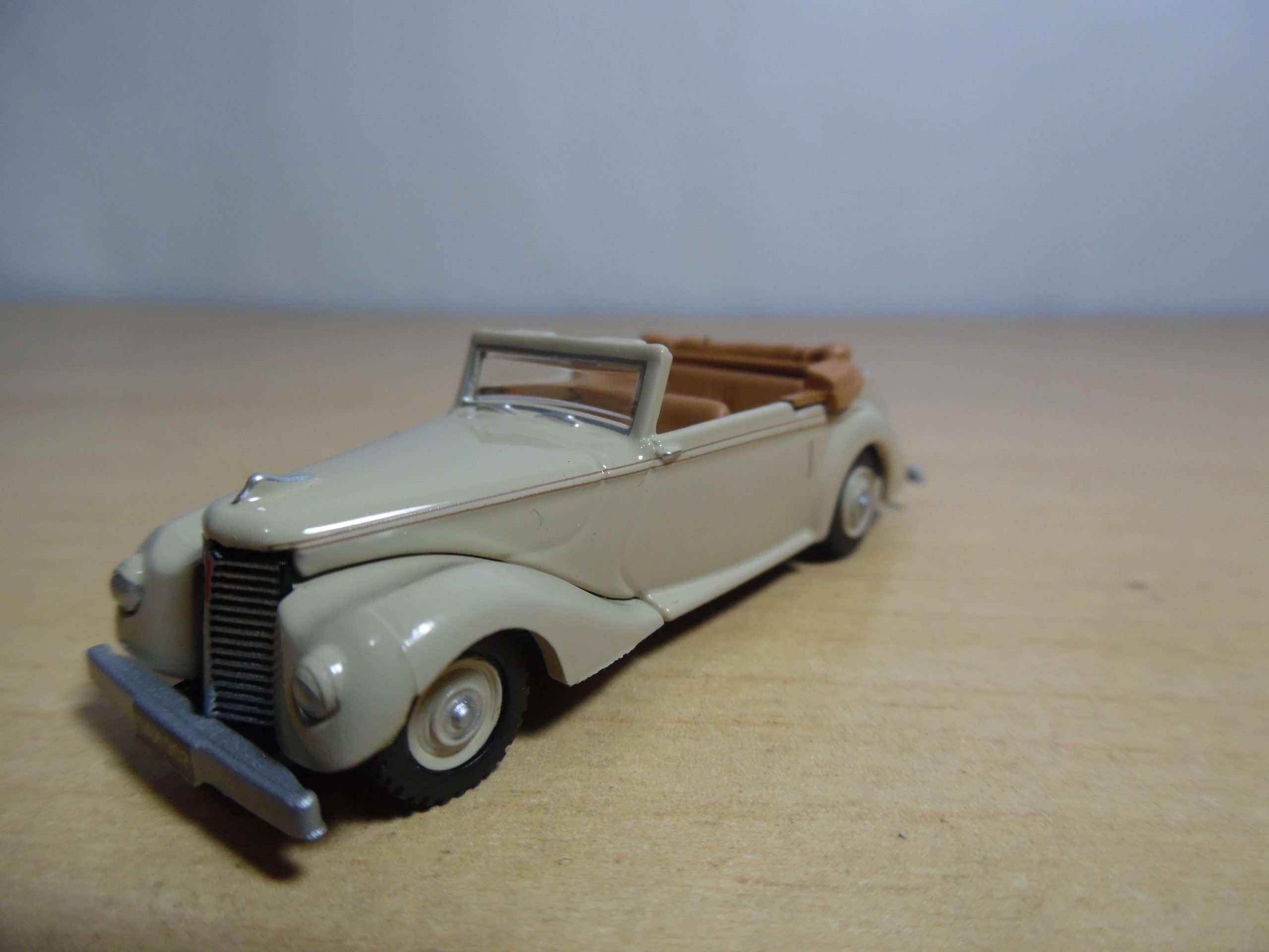 AUTO CLASICO ARMSTRONG SIDDE HURRICANE